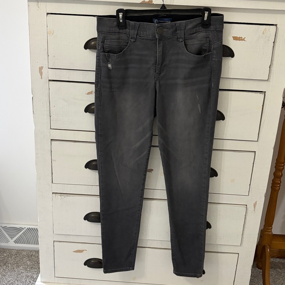 Democracy Ab solution Gray skinny Jeans slight distressed look size 10